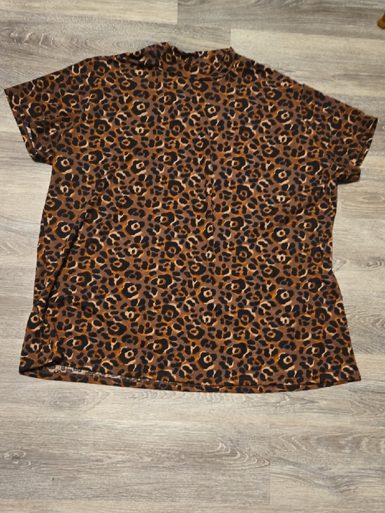 LuLaRoe Tops - NWT 2X Lularoe Animal Print Ruth Mockneck Top